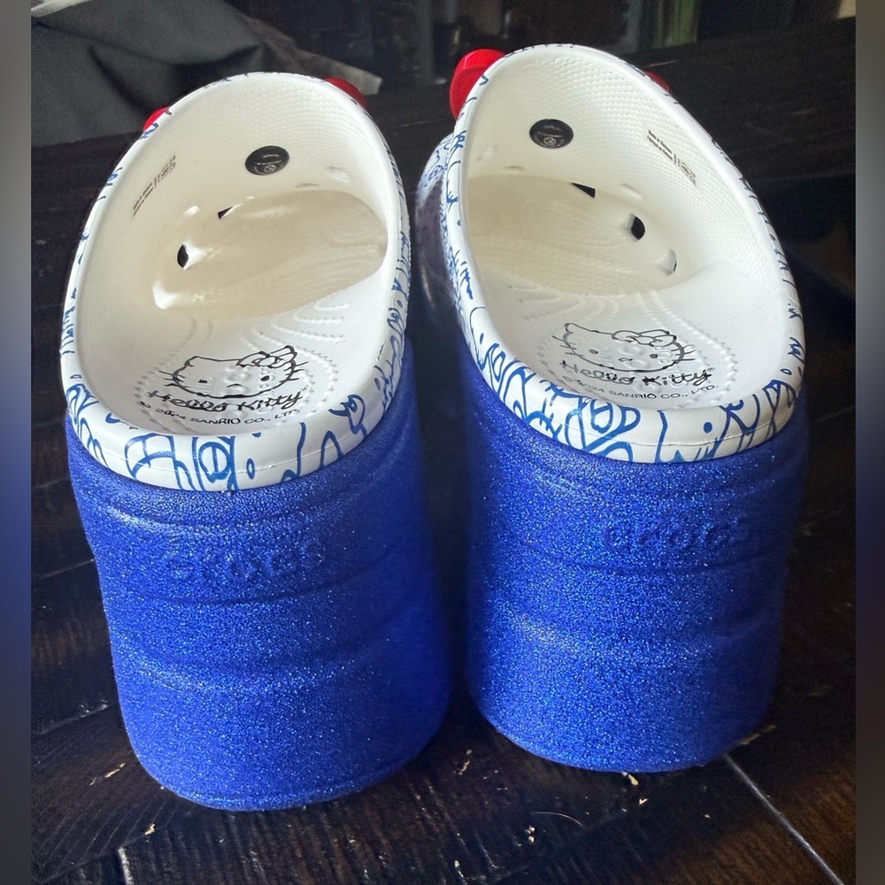 Nwot Crocs Hello Kitty Siren Clogs Blue Size 9 Hello Kitty's 50th Anniversary - Picture 9 of 16